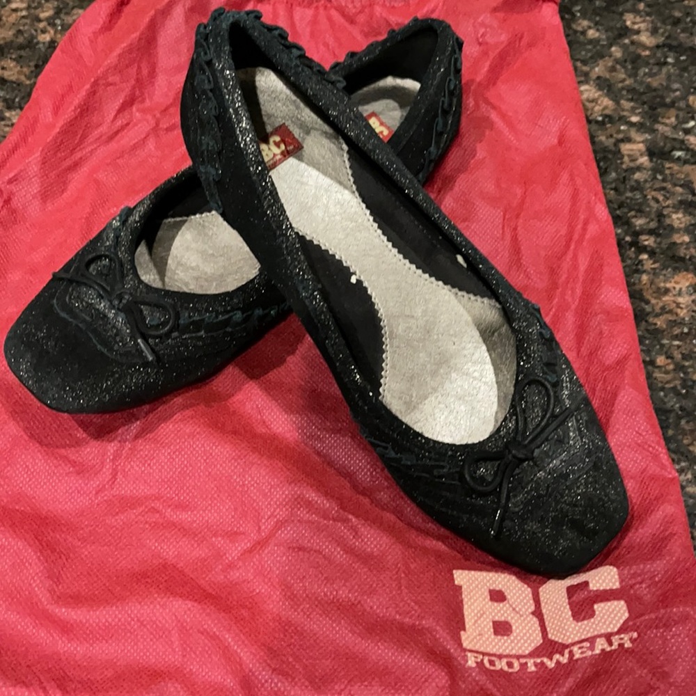 BC footwear size 8 black leather /gold sparkle